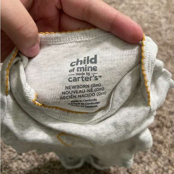 Carter's Giraffe Short Sleeve Bodysuit - Picture 2 of 3